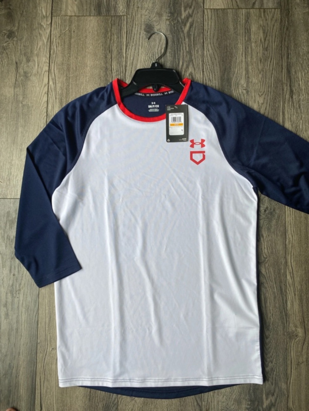 Under Armour Men’s White & Navy 3/4 Sleeve Performance Shirt